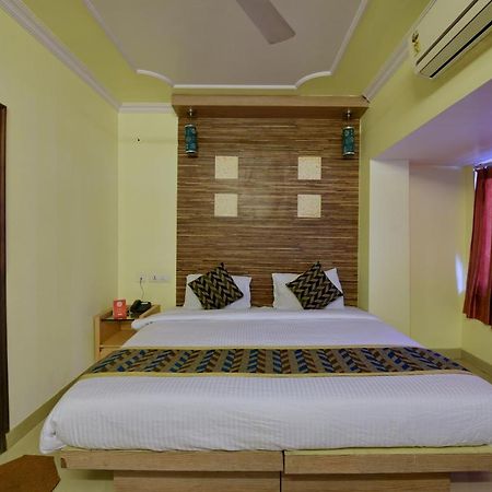 Oyo 2289 Hotel Radha Palace Kukas 外观 照片