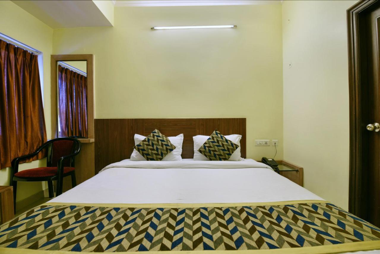 Oyo 2289 Hotel Radha Palace Kukas 外观 照片
